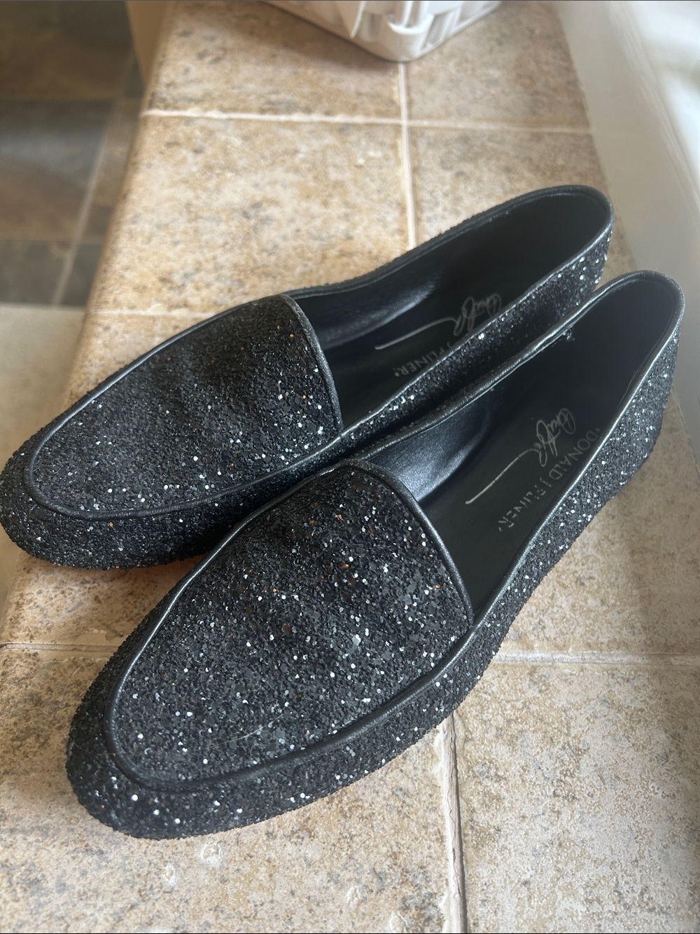 Donald J. Pliner Denny Glitter Loafers Size 6M Slip On Flat Shoes Black Leather